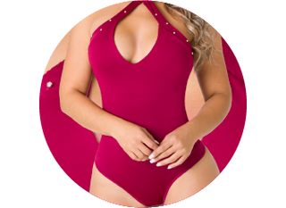 Sexy halter-neck bodysuit in deep red – Sleek and elegant one-piece for night-out looks.